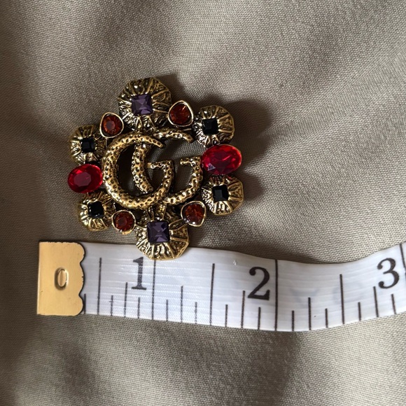 GUCCI Logo GG Ornate Colorful Gold Brooch Pin - Picture 7 of 7